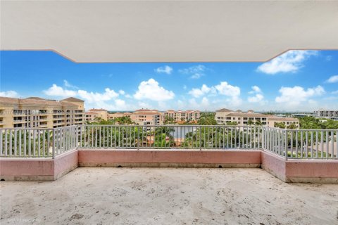 Condo in Key Biscayne, Florida, 4 bedrooms  № 1942836 - photo 9