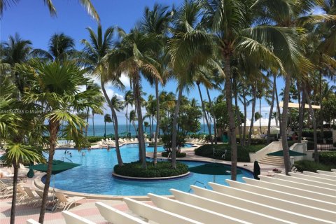 Condo in Key Biscayne, Florida, 4 bedrooms  № 1942836 - photo 14