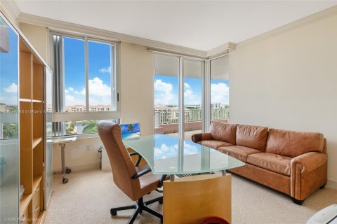 Condo in Key Biscayne, Florida, 4 bedrooms  № 1942836 - photo 11
