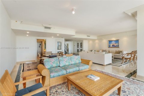 Condo in Key Biscayne, Florida, 4 bedrooms  № 1942836 - photo 4
