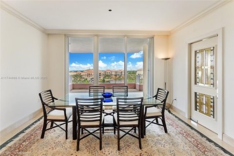 Condo in Key Biscayne, Florida, 4 bedrooms  № 1942836 - photo 6