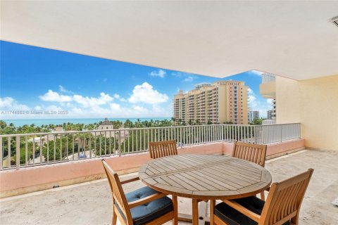 Condo in Key Biscayne, Florida, 4 bedrooms  № 1942836 - photo 1