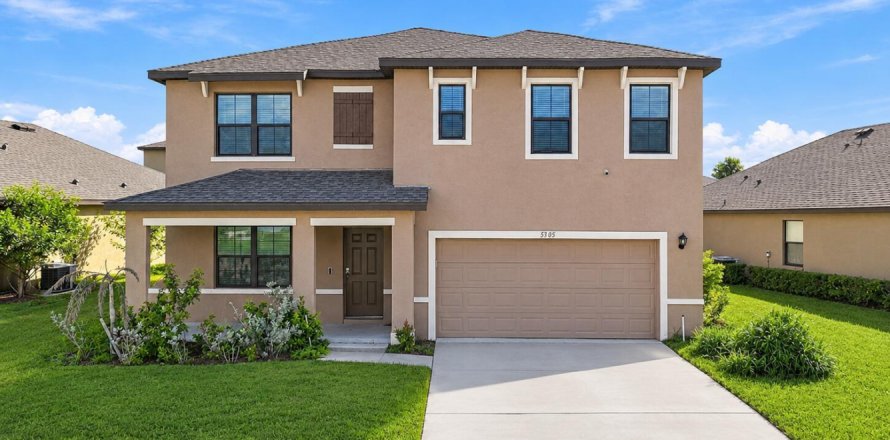 Villa ou maison à St. Lucie, Floride 5 chambres, 244.7 m2 № 2421404