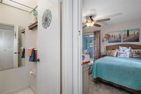 Condominio en alquiler en New Port Richey, Florida, 1 dormitorio, 85.75 m2 № 1910903 - foto 14