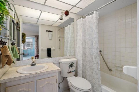 Condominio en alquiler en New Port Richey, Florida, 1 dormitorio, 85.75 m2 № 1910903 - foto 20