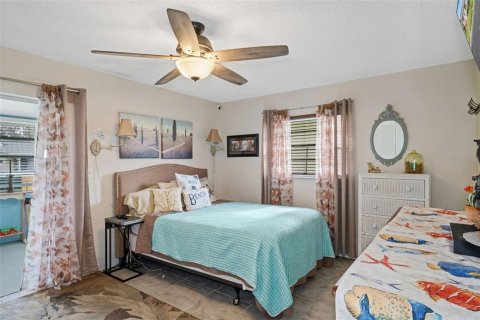 Condominio en alquiler en New Port Richey, Florida, 1 dormitorio, 85.75 m2 № 1910903 - foto 18