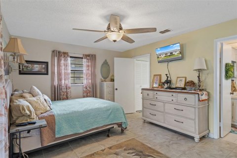 Condominio en alquiler en New Port Richey, Florida, 1 dormitorio, 85.75 m2 № 1910903 - foto 19