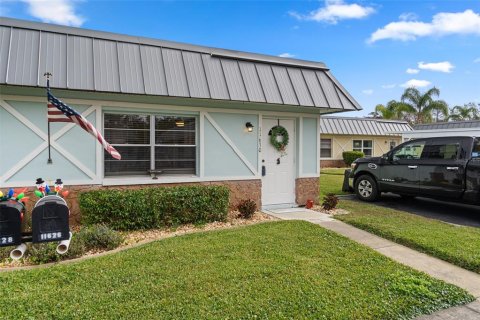 Condominio en alquiler en New Port Richey, Florida, 1 dormitorio, 85.75 m2 № 1910903 - foto 2