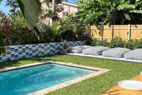 Casa en venta en Fort Lauderdale, Florida, 4 dormitorios, 263.47 m2 № 1930871 - foto 2
