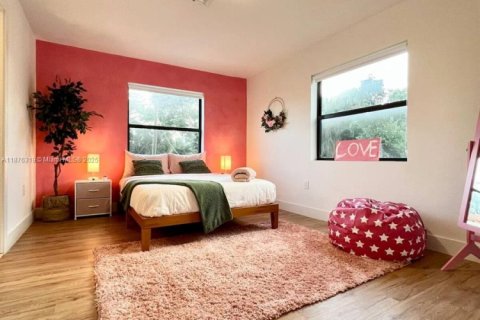 Casa en venta en Fort Lauderdale, Florida, 4 dormitorios, 263.47 m2 № 1930871 - foto 15