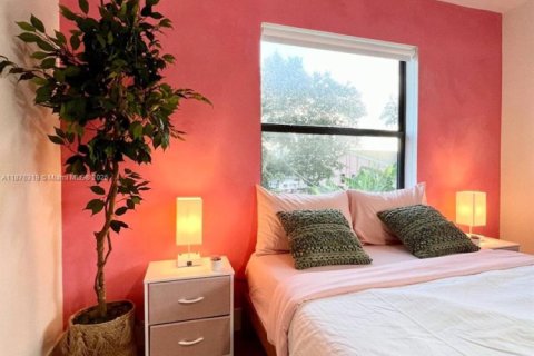 Casa en venta en Fort Lauderdale, Florida, 4 dormitorios, 263.47 m2 № 1930871 - foto 19