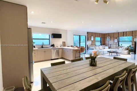 Casa en venta en Fort Lauderdale, Florida, 4 dormitorios, 263.47 m2 № 1930871 - foto 5