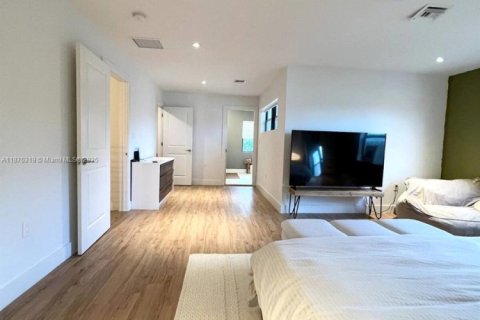 Casa en venta en Fort Lauderdale, Florida, 4 dormitorios, 263.47 m2 № 1930871 - foto 24