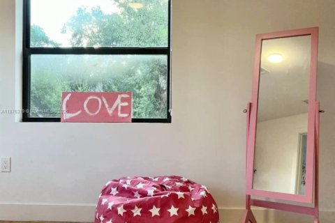 Casa en venta en Fort Lauderdale, Florida, 4 dormitorios, 263.47 m2 № 1930871 - foto 20