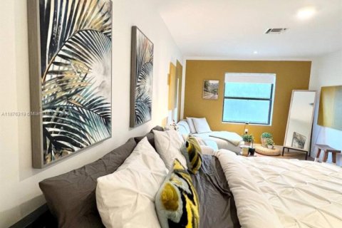 Casa en venta en Fort Lauderdale, Florida, 4 dormitorios, 263.47 m2 № 1930871 - foto 16