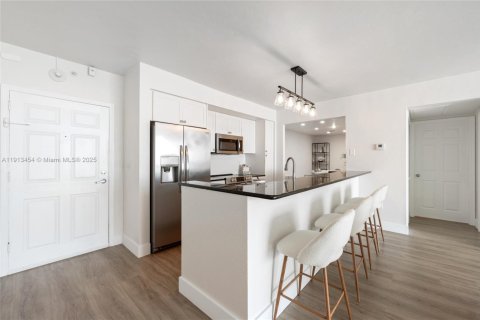 Купить кондоминиум в Бей-Харбор-Айлендс, Флорида 1 спальня, 88.26м2, № 1969835 - фото 6