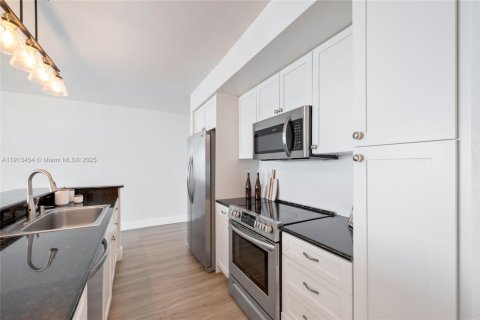 Купить кондоминиум в Бей-Харбор-Айлендс, Флорида 1 спальня, 88.26м2, № 1969835 - фото 7