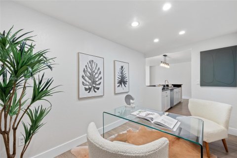 Купить кондоминиум в Бей-Харбор-Айлендс, Флорида 1 спальня, 88.26м2, № 1969835 - фото 19