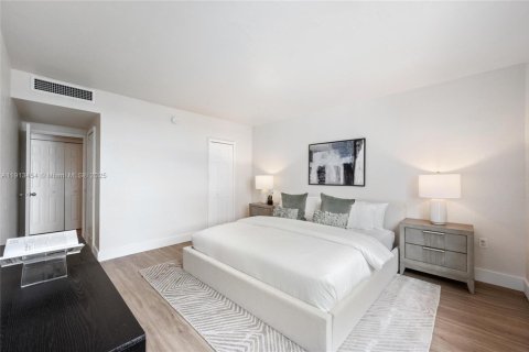 Купить кондоминиум в Бей-Харбор-Айлендс, Флорида 1 спальня, 88.26м2, № 1969835 - фото 13