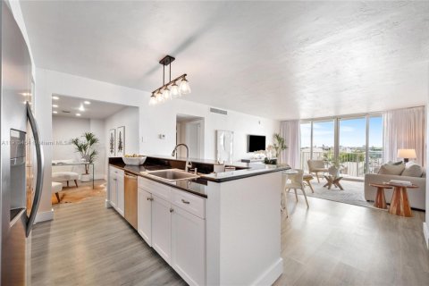 Купить кондоминиум в Бей-Харбор-Айлендс, Флорида 1 спальня, 88.26м2, № 1969835 - фото 8