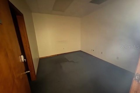 Propiedad comercial en alquiler en Spring Hill, Florida, 90.02 m2 № 1778250 - foto 5