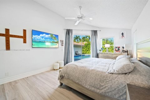 House in Weston, Florida 5 bedrooms, 242.2 sq.m. № 2015430 - photo 15