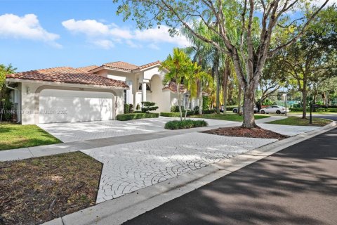 House in Weston, Florida 5 bedrooms, 242.2 sq.m. № 2015430 - photo 3