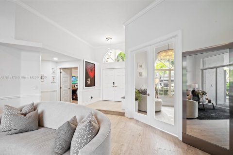 House in Weston, Florida 5 bedrooms, 242.2 sq.m. № 2015430 - photo 9