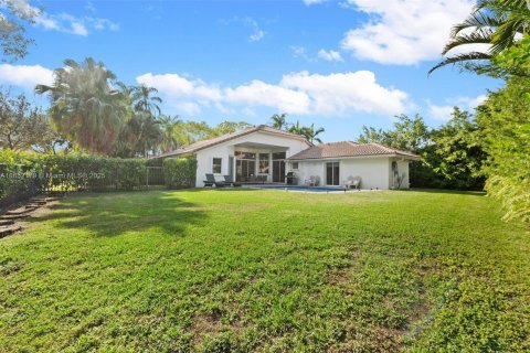 House in Weston, Florida 5 bedrooms, 242.2 sq.m. № 2015430 - photo 28