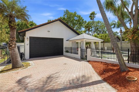 House in Clearwater, Florida 7 bedrooms, 794.69 sq.m. № 2132125 - photo 30