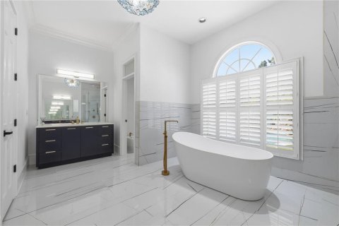 House in Clearwater, Florida 7 bedrooms, 794.69 sq.m. № 2132125 - photo 19