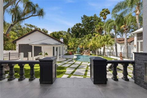 House in Clearwater, Florida 7 bedrooms, 794.69 sq.m. № 2132125 - photo 27