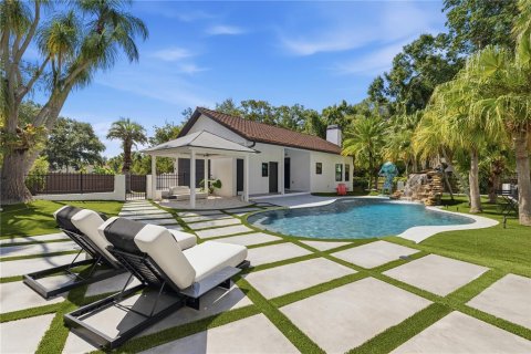 House in Clearwater, Florida 7 bedrooms, 794.69 sq.m. № 2132125 - photo 29