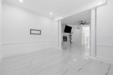 House in Clearwater, Florida 7 bedrooms, 794.69 sq.m. № 2132125 - photo 18