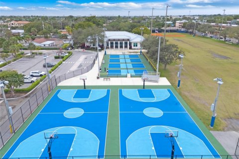 Condo in Lighthouse Point, Florida, 2 bedrooms № 2003196 - photo 26