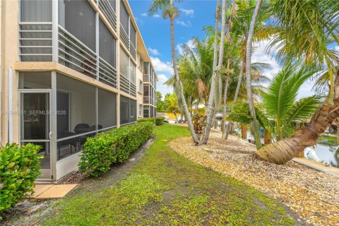 Condo in Lighthouse Point, Florida, 2 bedrooms № 2003196 - photo 2
