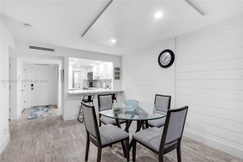 Condo in Lighthouse Point, Florida, 2 bedrooms № 2003196 - photo 6