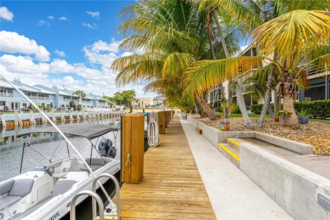 Condo in Lighthouse Point, Florida, 2 bedrooms  № 2003196