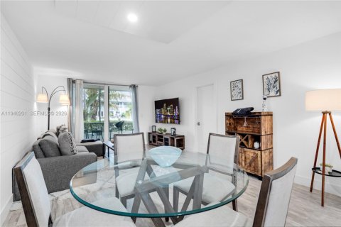 Condo in Lighthouse Point, Florida, 2 bedrooms № 2003196 - photo 5