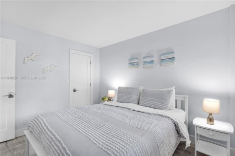 Condo in Lighthouse Point, Florida, 2 bedrooms № 2003196 - photo 16