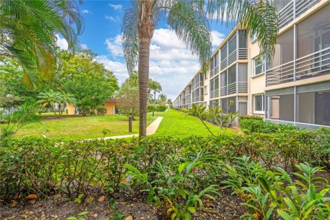 Condo in Lighthouse Point, Florida, 2 bedrooms № 2003196 - photo 21