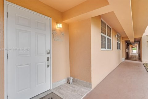 Condo in Lighthouse Point, Florida, 2 bedrooms № 2003196 - photo 20