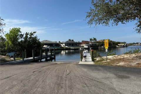 Terreno en venta en Cape Coral, Florida № 1553817 - foto 10