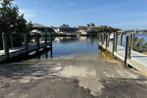 Terreno en venta en Cape Coral, Florida № 1553817 - foto 11