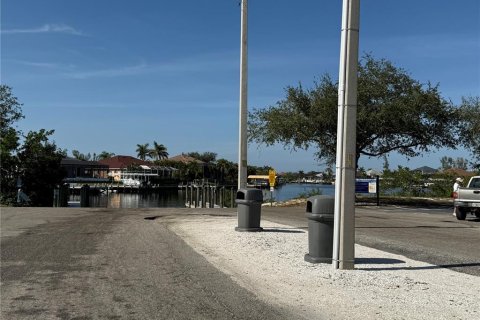 Terreno en venta en Cape Coral, Florida № 1553817 - foto 15