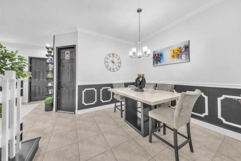 Touwnhouse à vendre à Miami, Floride: 3 chambres, 161.93 m2 № 2064083 - photo 12