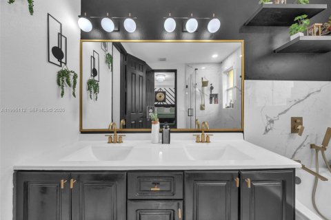 Touwnhouse à vendre à Miami, Floride: 3 chambres, 161.93 m2 № 2064083 - photo 29