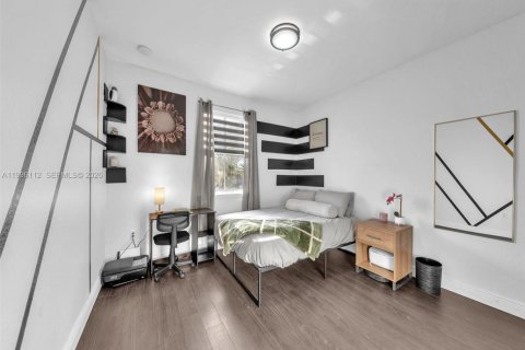 Touwnhouse à vendre à Miami, Floride: 3 chambres, 161.93 m2 № 2064083 - photo 30