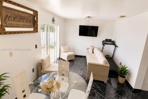 Villa ou maison à vendre à Homestead, Floride: 4 chambres, 166.85 m2 № 2076363 - photo 3