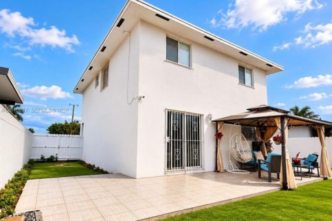 Villa ou maison à vendre à Homestead, Floride: 4 chambres, 166.85 m2 № 2076363 - photo 2